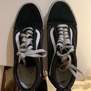 Black/White Vans Old Skool